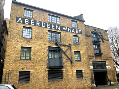 Air conditioning flats in Aberdeen Wharf on Wapping High Street